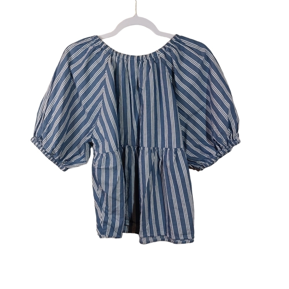 Old Navy Ladies Puffy Short Sleeve Peplum Top- size L